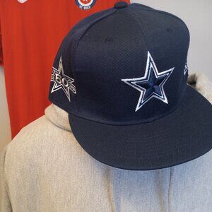 New Era Dallas Cowboys hat, Size 7 1/2 New, Never worn